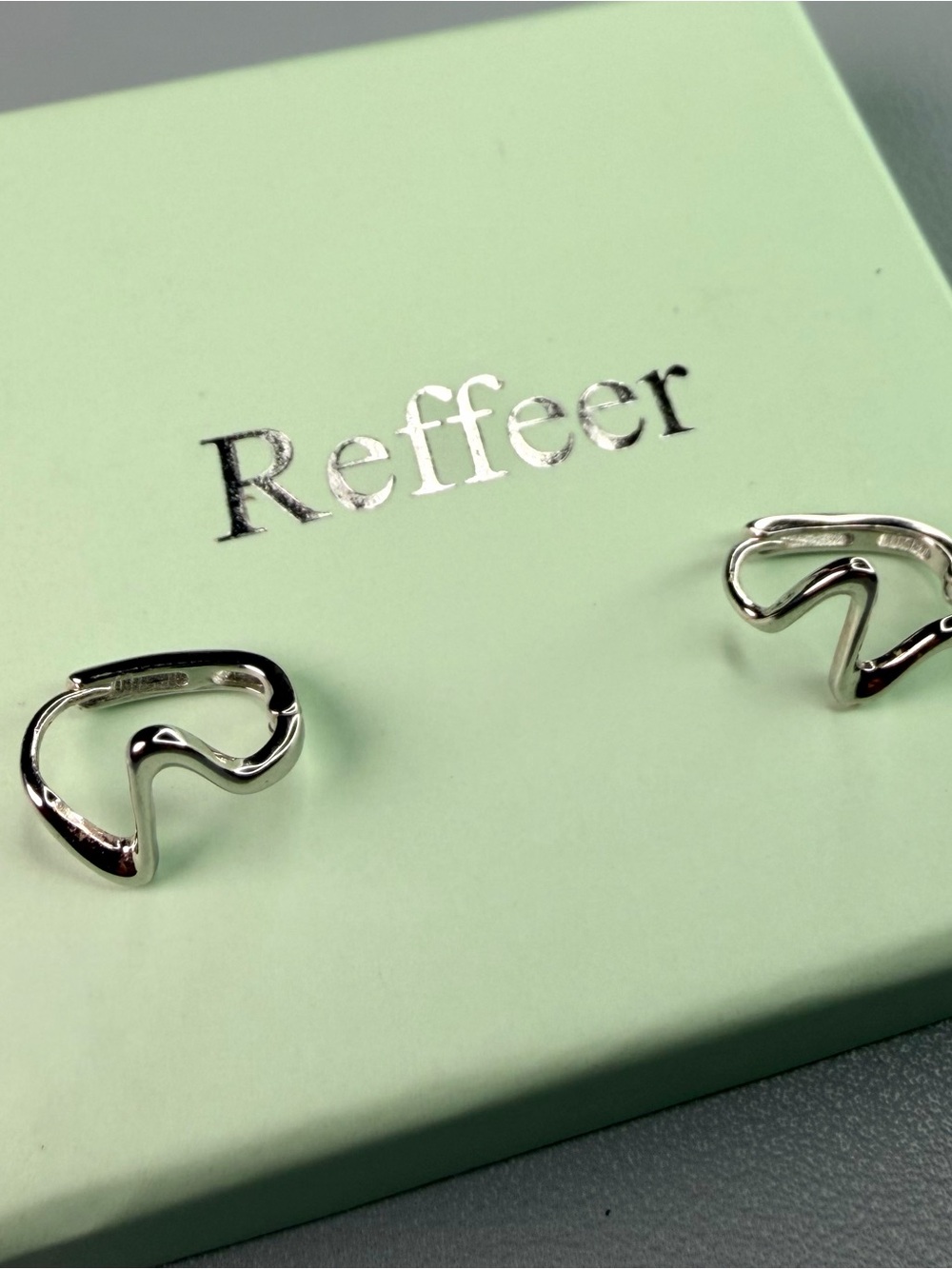 Reffeer Silver Hoop Wave Earrings
